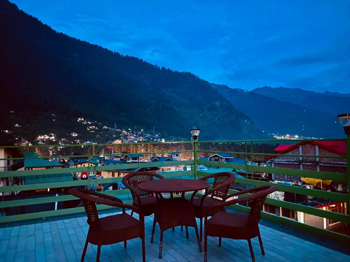 Winterline Resort Near Mall Road Manali - Centrally Heated & Air Cooled Exteriör bild
